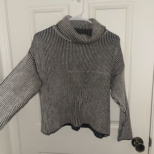 Turtle neck sweater